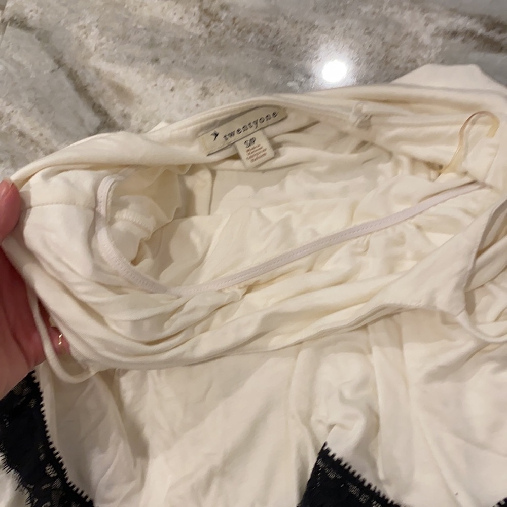 Forever 21 White Black Eyelash Lace Tank Top - Picture 10 of 10